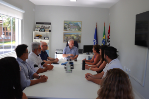 Sala da Diretoria. Reunião com representantes do PIT SJC. Foto: Simone Colombo