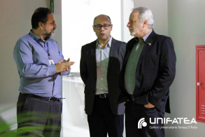 Foto: Jacques Marcelo Pompeo Ribas, Pró-Reitor Administrativo-Financeiro da Unifatea; Prof. Herlandí Andrade - Presidente da Comissão de Graduação da EEL e o Prof. Durval Rodrigues Junior, Vice-Diretor da EEL. Créditos da Foto: Unifatea