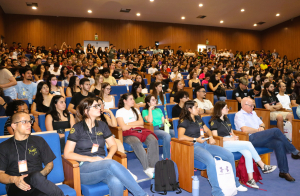 Abertura da Semana Acadêmica lotou o Anfiteatro da EEL. Foto: Simone Colombo