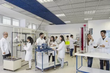 Laboratório de Engenharia Química. Área II. Prédio de Laboratórios Didáticos. Foto: Divulgação.