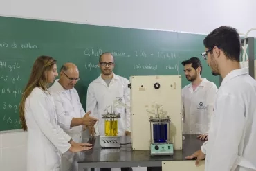 EEL: Aula. Laboratório de Química. Área I. Foto:Divulgação