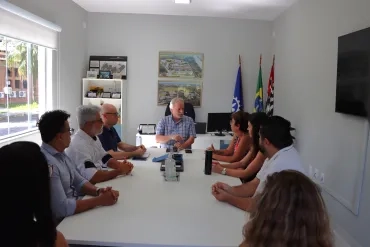 Sala da Diretoria. Reunião com representantes do PIT SJC. Foto: Simone Colombo