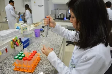 Imagem Divulgação. Laboratório de Biotecnologia. Foto: Simone Colombo