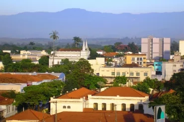 Vista parcial da cidade de Lorena. Ao fundo Serra da Mantiqueira. Foto: Arquivo Assessoria de Comunicação da EEL