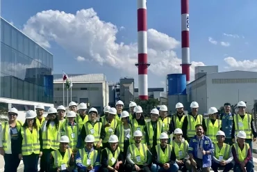 Visita dos alunos de Engenharia de Materiais à AGC. Foto: Divulgação